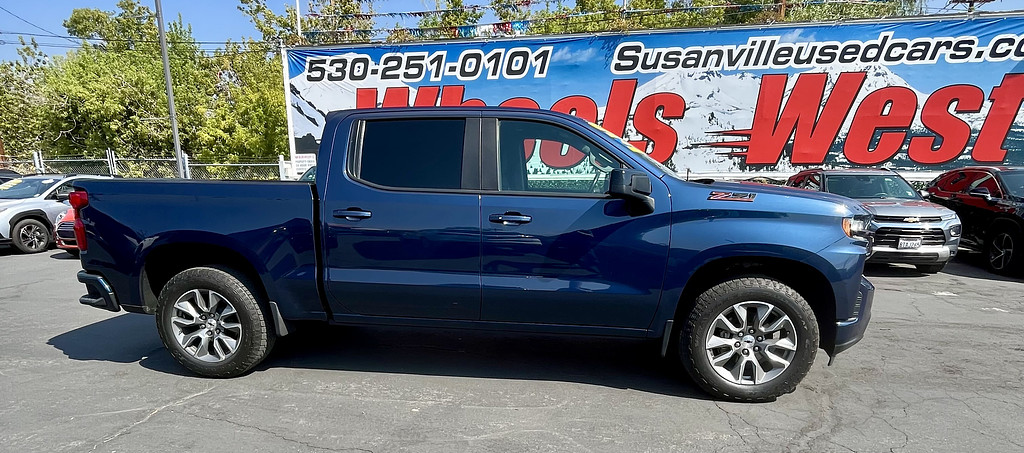 2021 Chevrolet Silverado 1500 Located at Wheels West light-box-slides