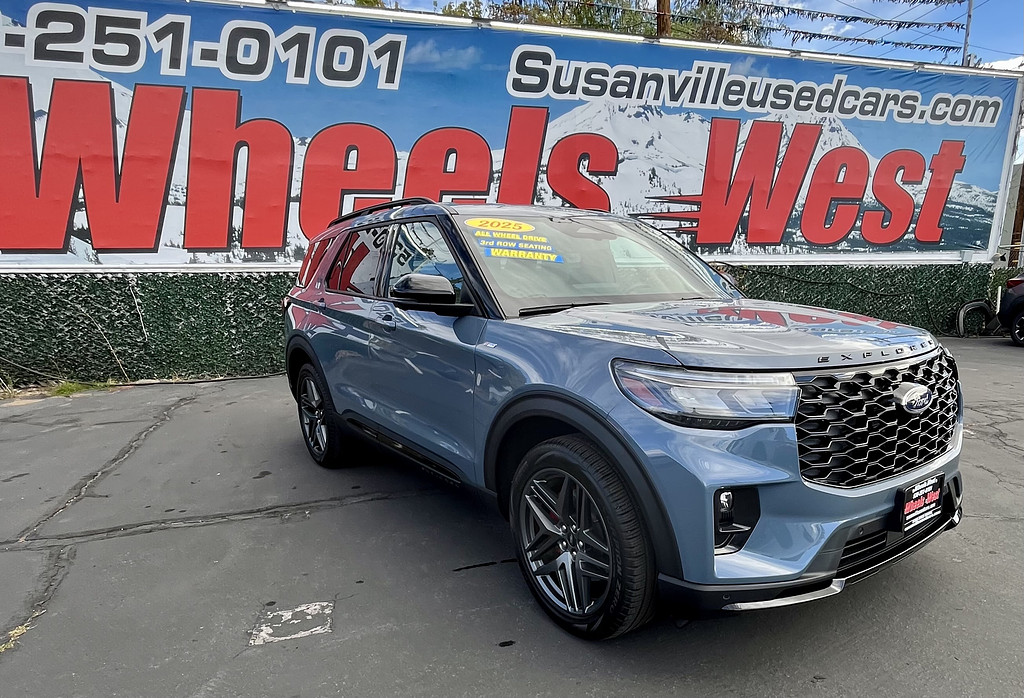 2025 Ford Explorer ST-LINE