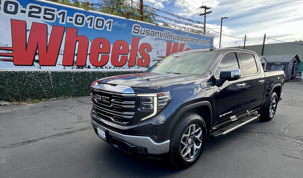 2022 GMC Sierra 1500 Located at Wheels West light-box-slides