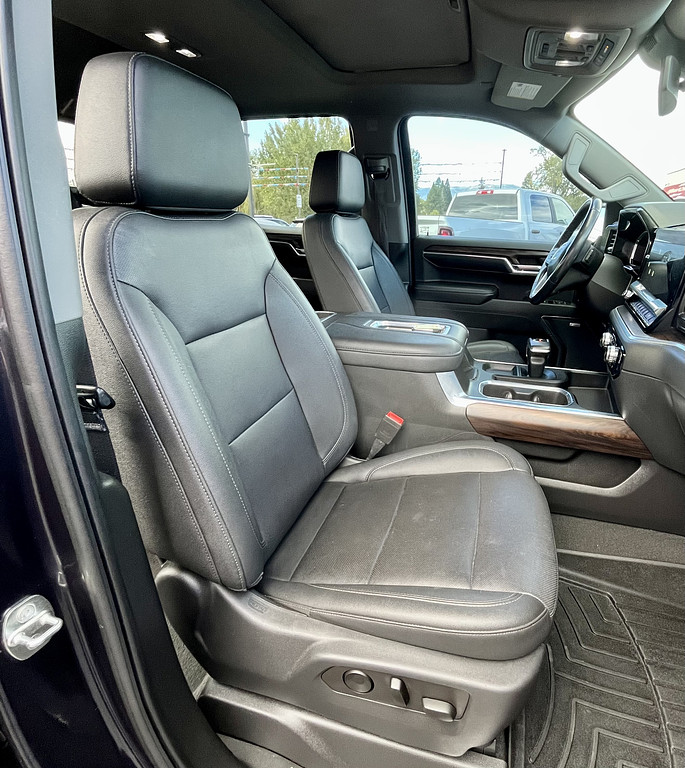 2022 GMC Sierra 1500 Located at Wheels West light-box-slides