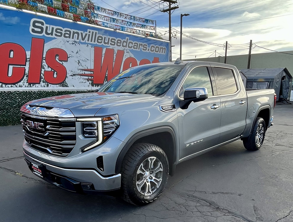 2025 GMC Sierra 1500 Located at Wheels West light-box-slides