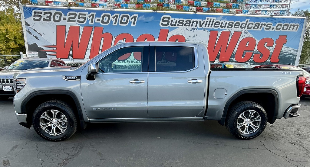 2025 GMC Sierra 1500 Located at Wheels West light-box-slides