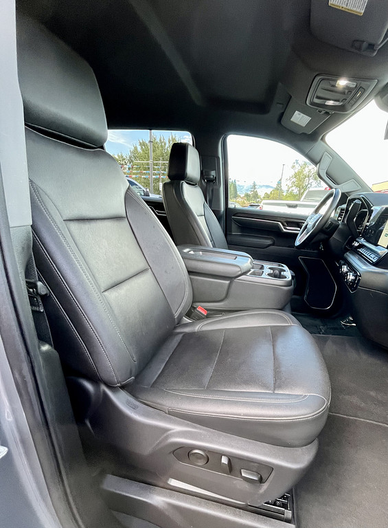 2025 GMC Sierra 1500 Located at Wheels West light-box-slides