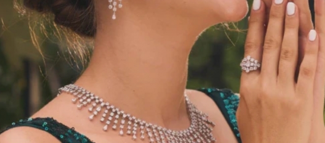 How Birthstone Necklaces Add Style and Sentiment