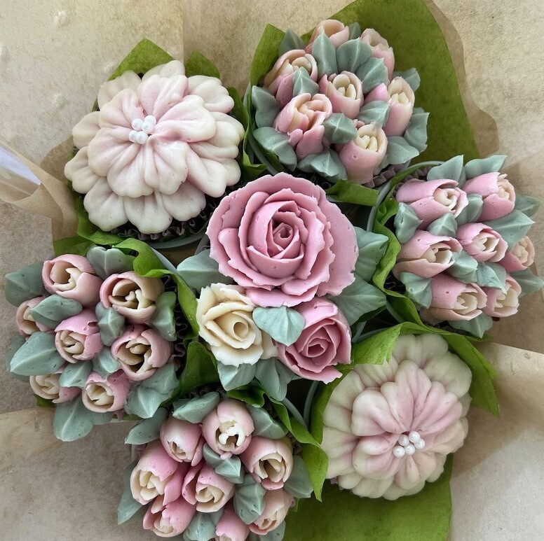Mastering the art of Buttercream flower making using Russian tips! This