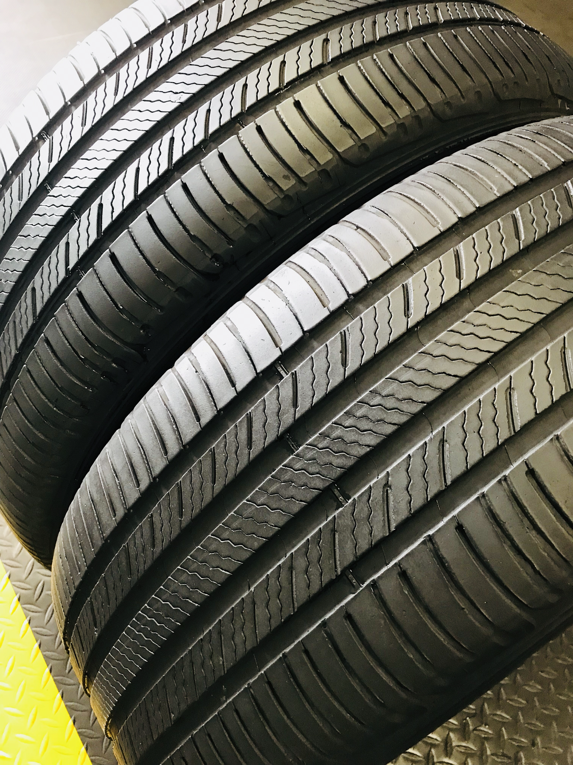 2 USED TIRES 215/55r17 Michelin PREMIER A/S WITH 6/32