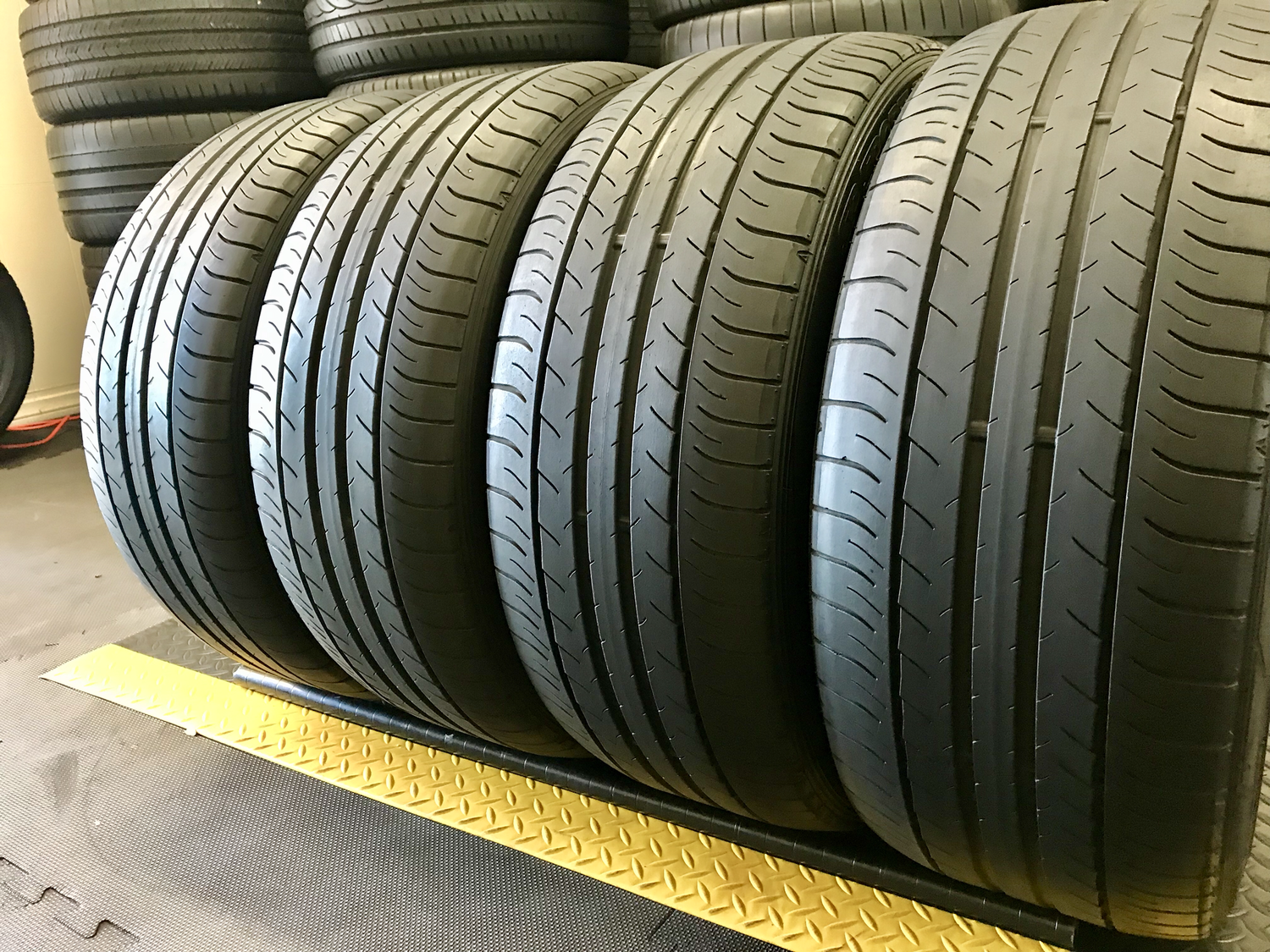 4 USED TIRES 235/45R18 Dunlop SP SPORT MAXX 050 WITH 6/32