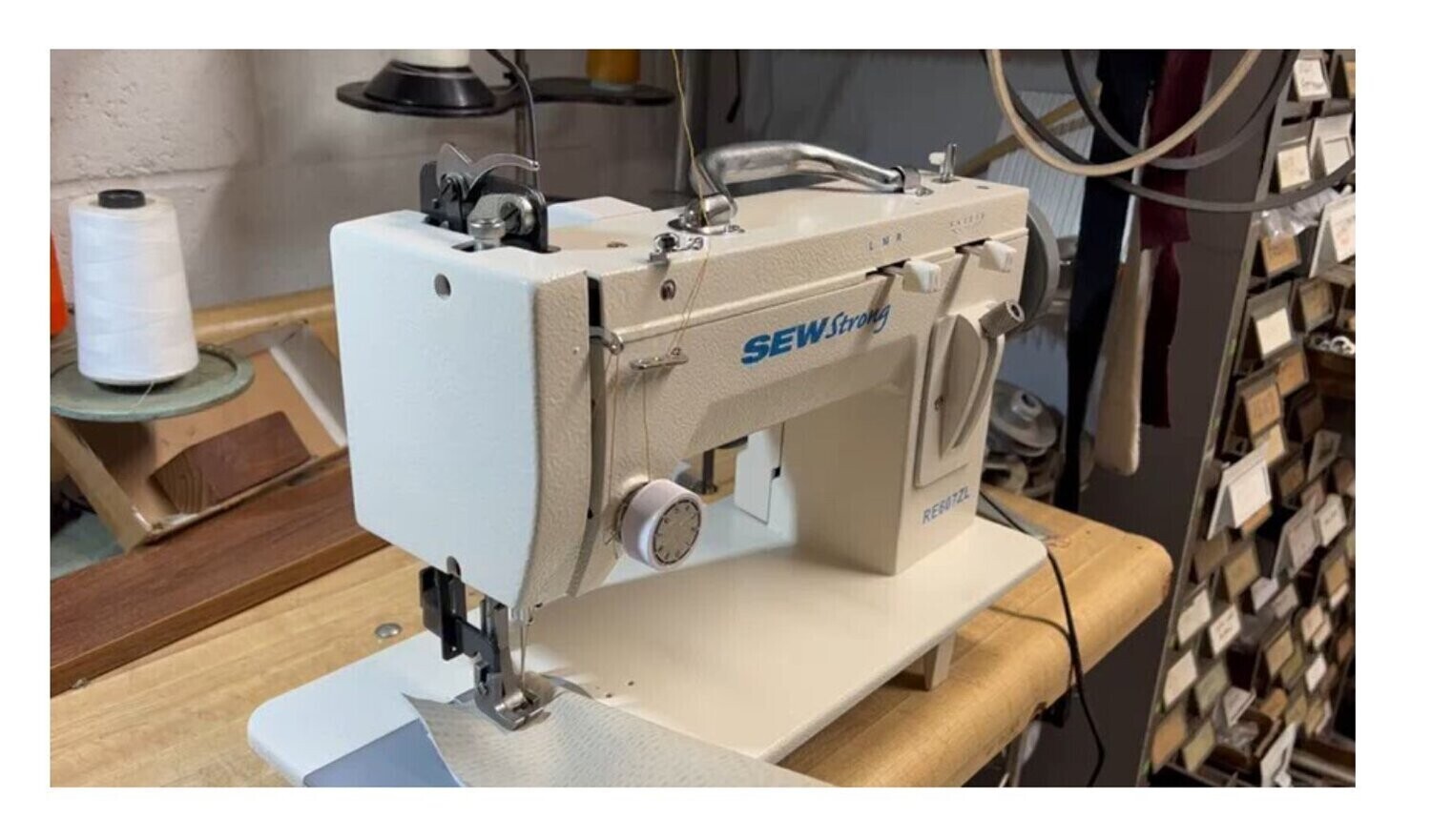 RE607ZL Portable Walking Foot Machine with Zigzag and Straight Stitch