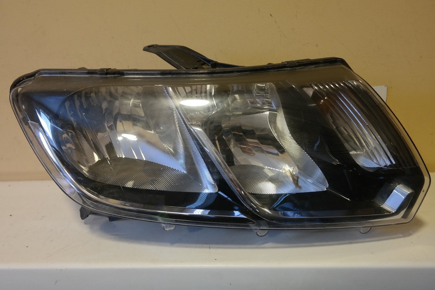 Купить Правую Фару Рено Сандеро