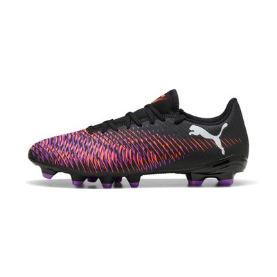 Domina il campo con le scarpe da calcio Puma Future 8 Play FG/AG, progettate da un marchio rinomato per i calciatori.