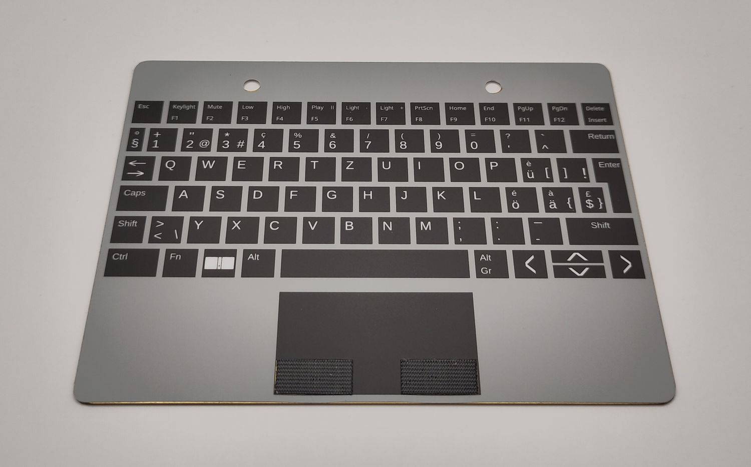 Messingblech, mit Tastatur schwarz-grau-Aufkleber, 160x120x1mm