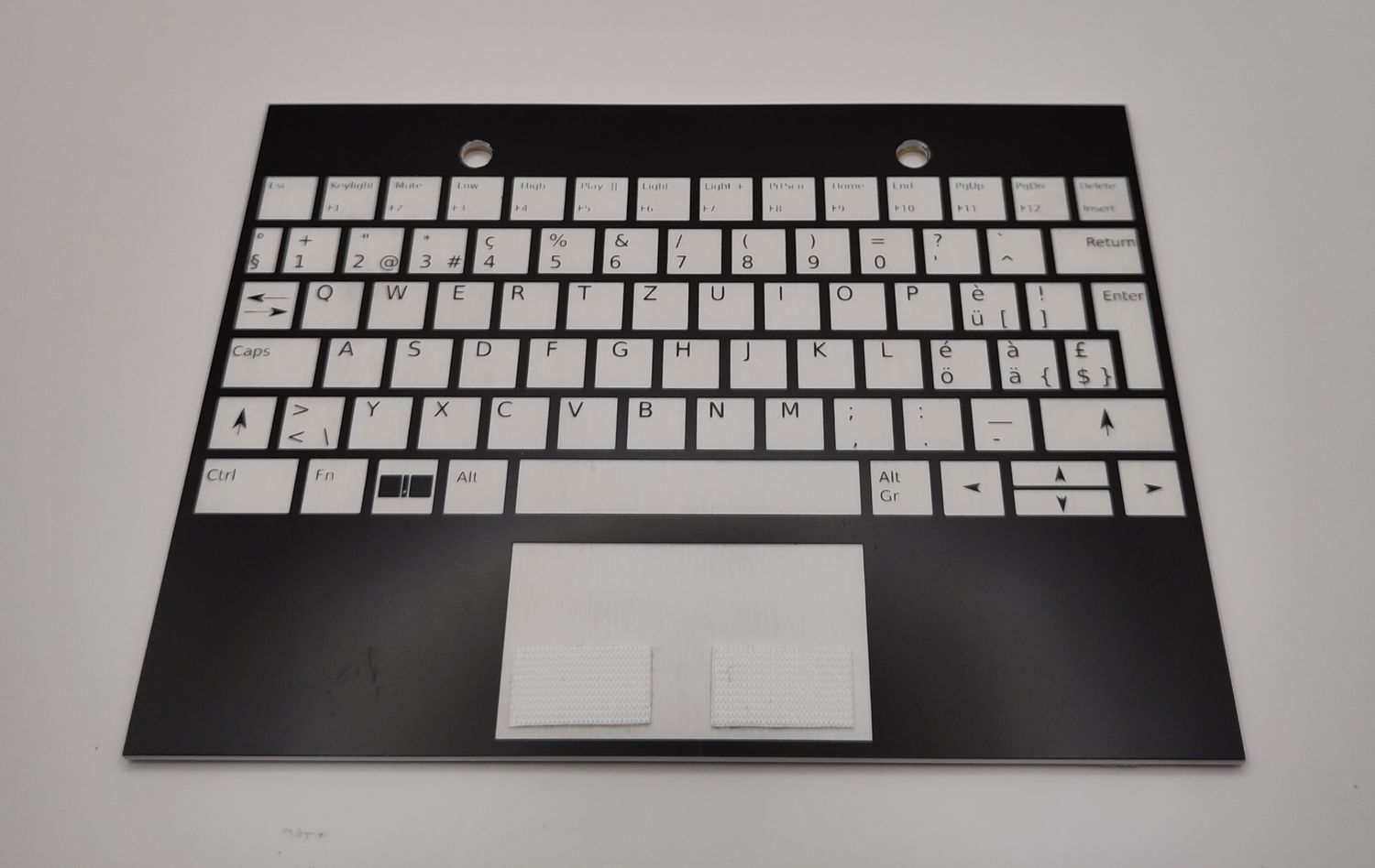 Messingblech, mit Tastatur weiss-schwarz, Gravur, 160x120x1mm