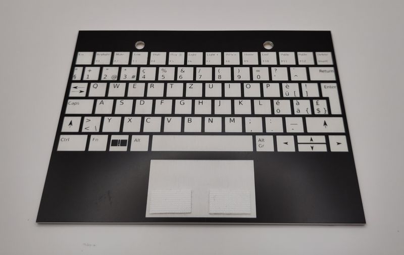 Messingblech, mit Tastatur weiss-schwarz, Gravur, 160x120x1mm