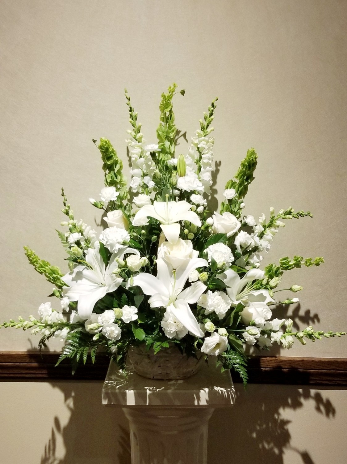Winter Fresh Flower Arrangements Glueckert Funeral Home Flowers Store