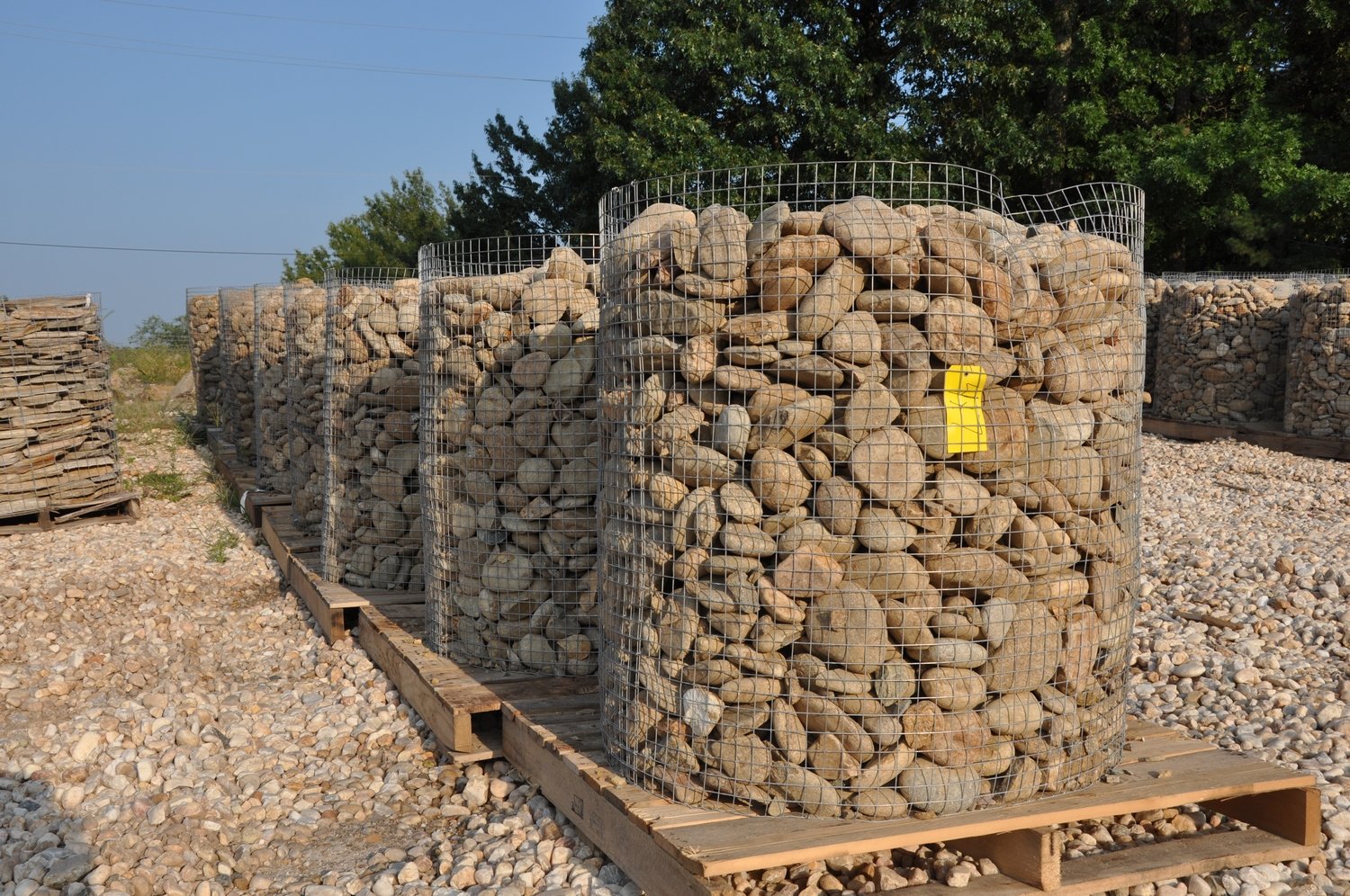 Tennessee River Rock 4" to 7" (1TON PALLET)