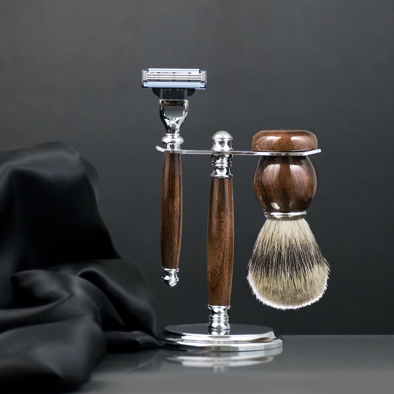 Men's Shaving Set Wood and Chrome Stand