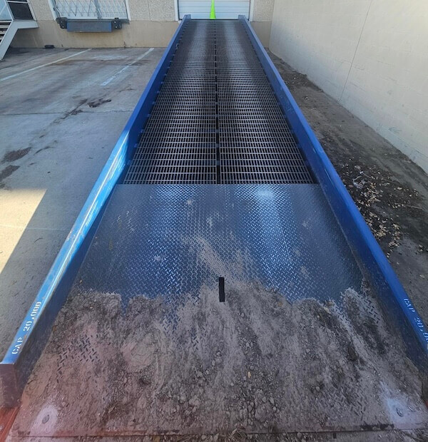 Bluff All Steel Mobile Yard Ramp in Mississippi, 20K Capacity, 84