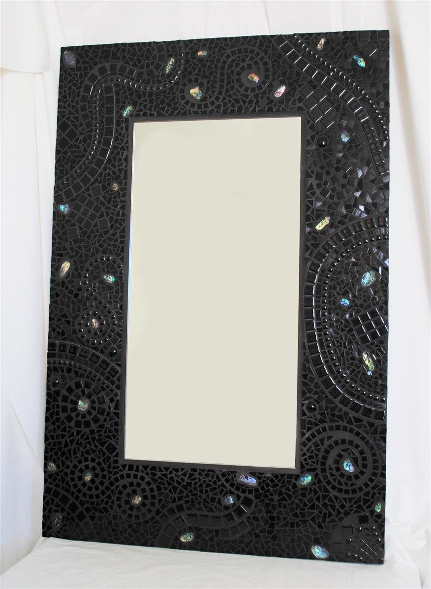 Large Black Mirror 00020