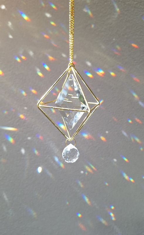 Prisme losange &amp; petite sphère