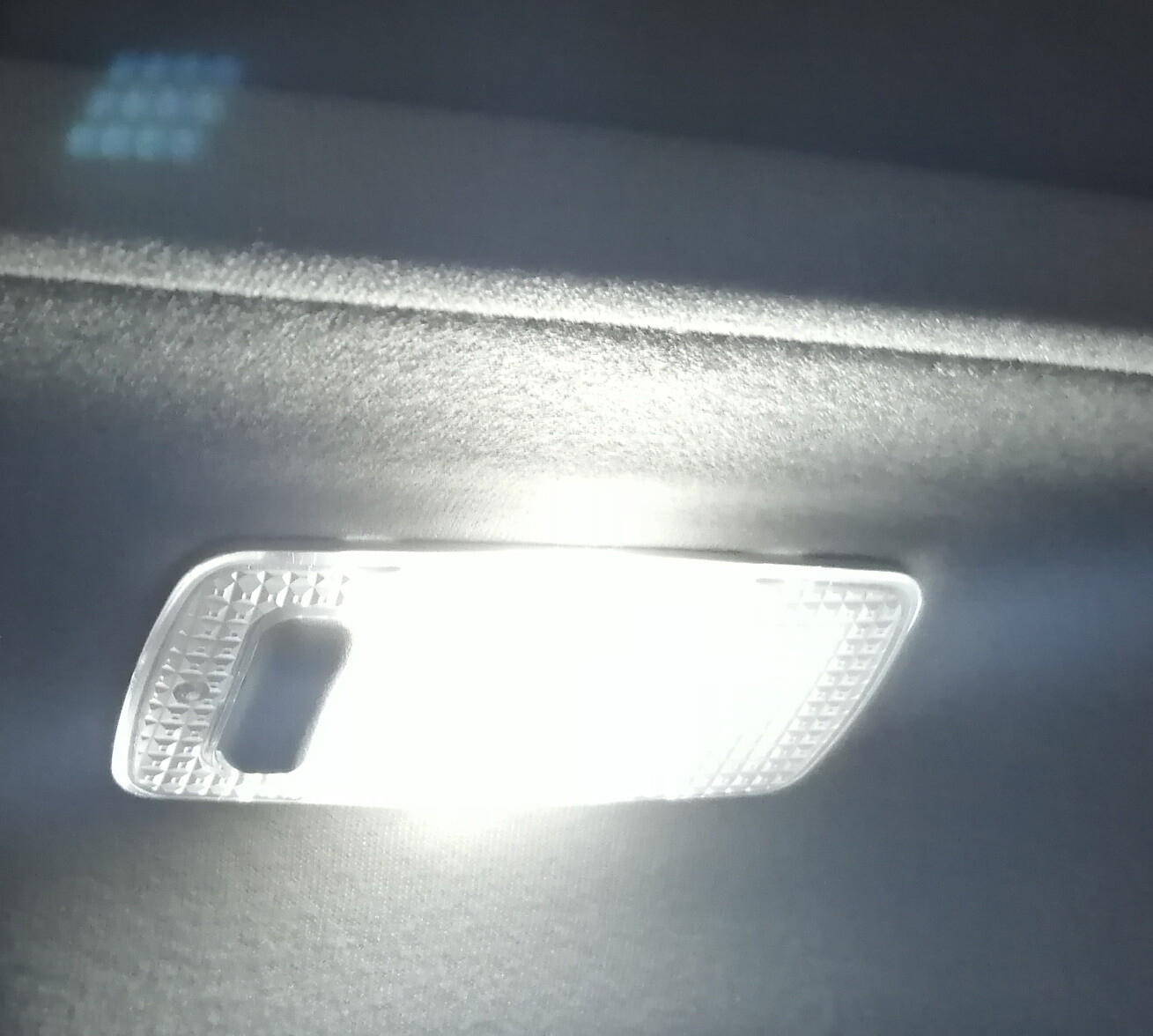 luce interna auto led