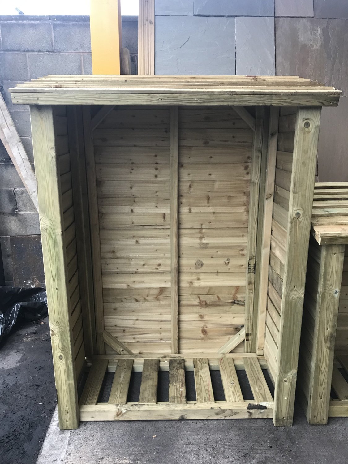 PREMIUM LOG STORE 5FT TALL WITH BULK BAG