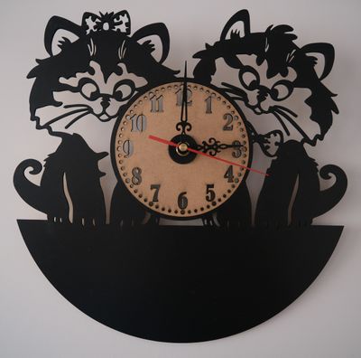 Uhr mit geräuschlosem Uhrwerk