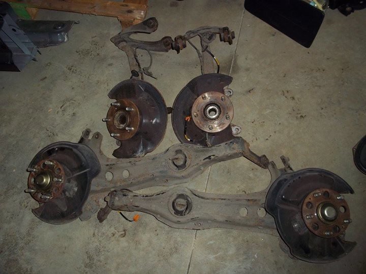 Civic Type R EK9 2000 Front Hubs, Knuckles and rear Trailing Arms 5 Lug