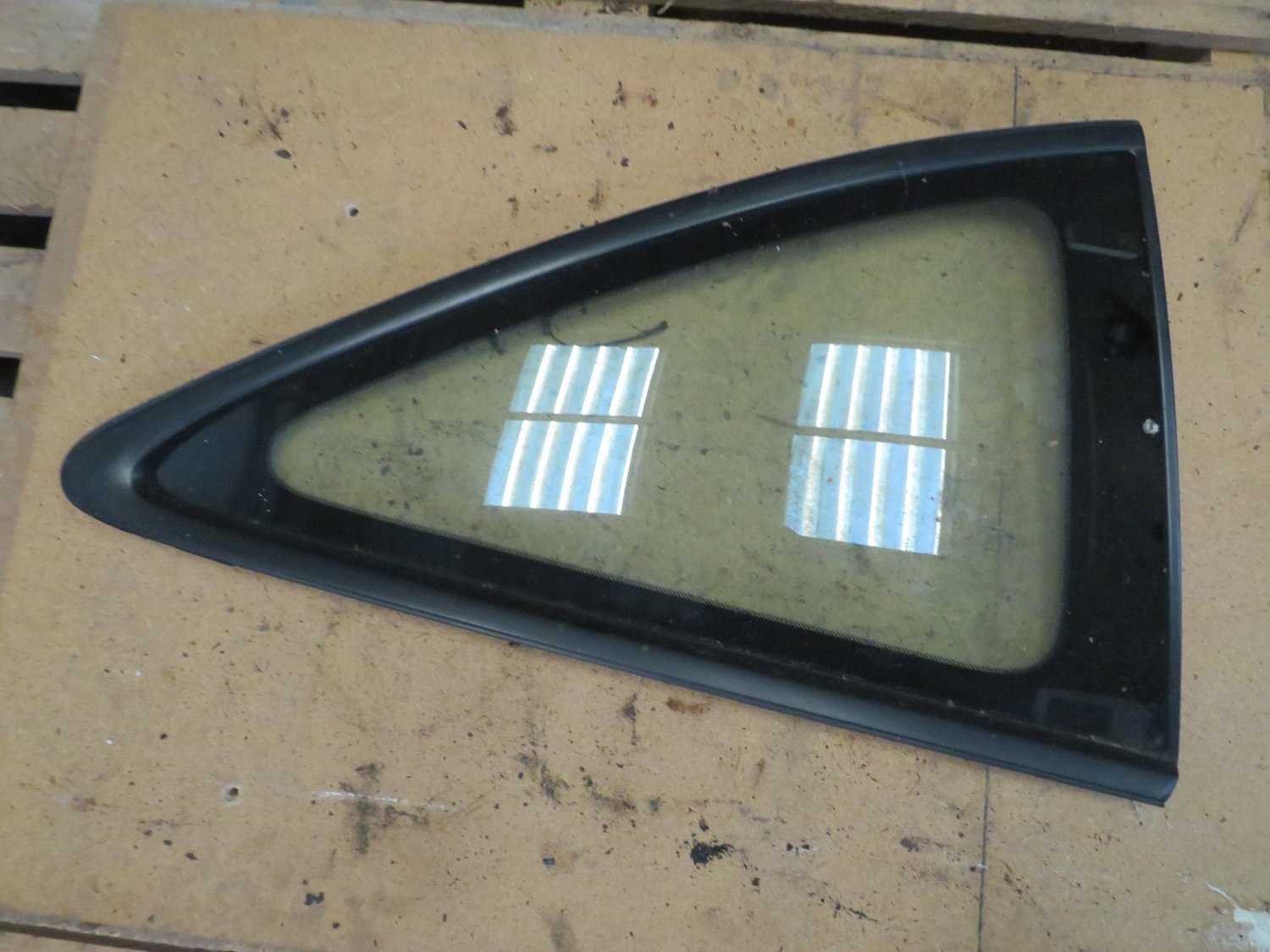 Honda DC2 Integra Type R UKDM Drivers Right rear Quarter glass Window