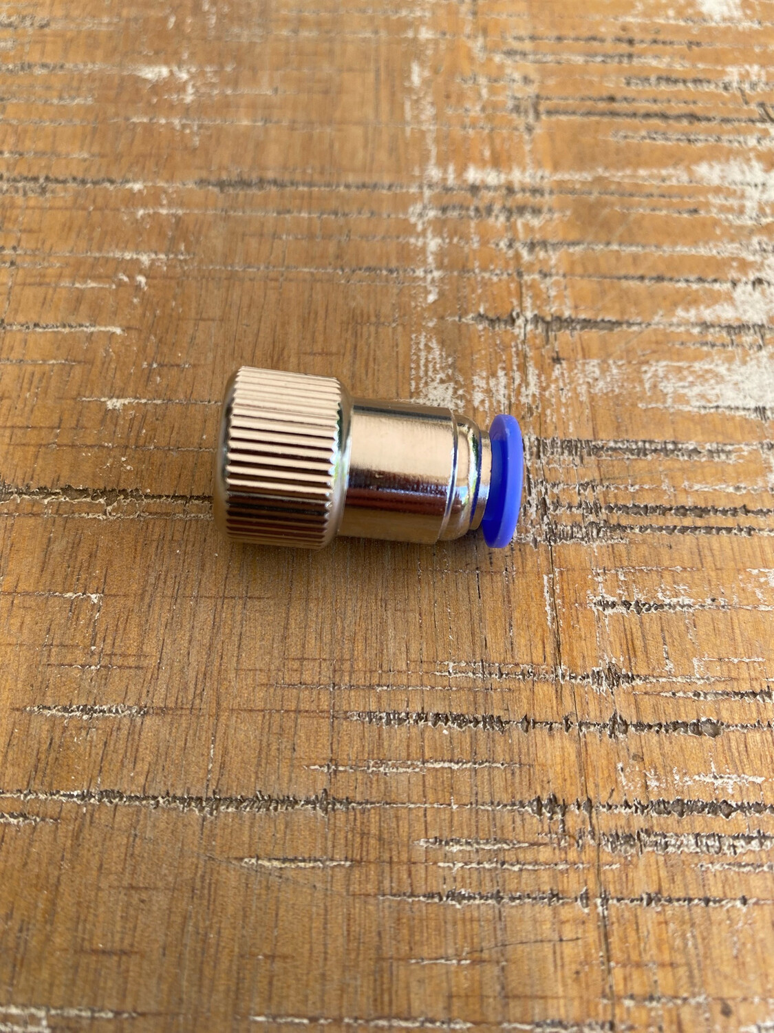 Fingertight MFl Fitting