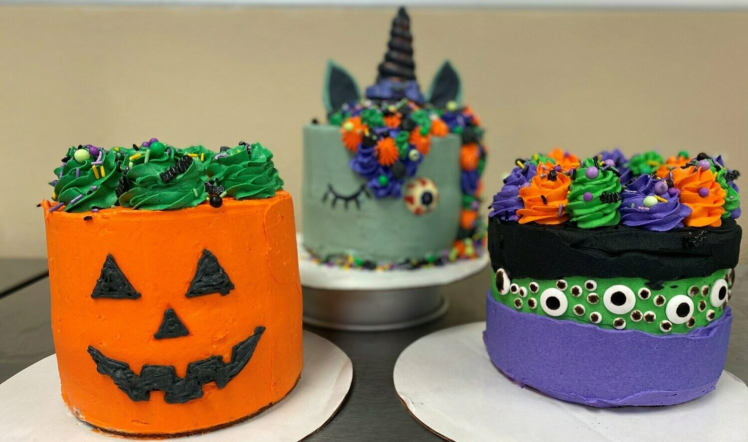 Halloween Cake Decorating