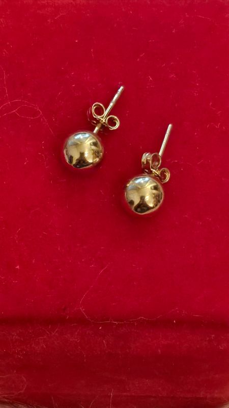 Ball stud earring (small)