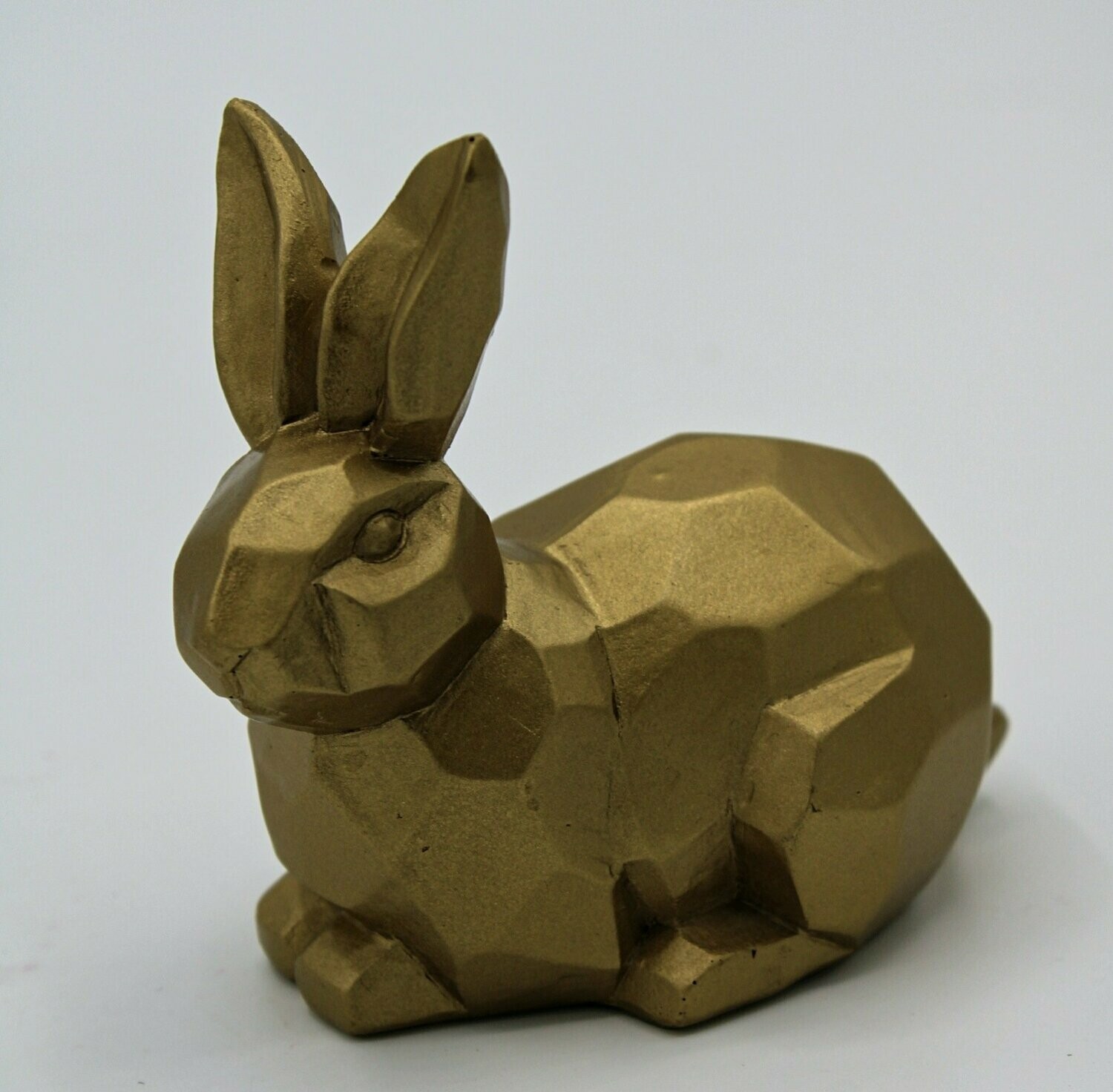 Kleiner goldener Osterhase, liegend