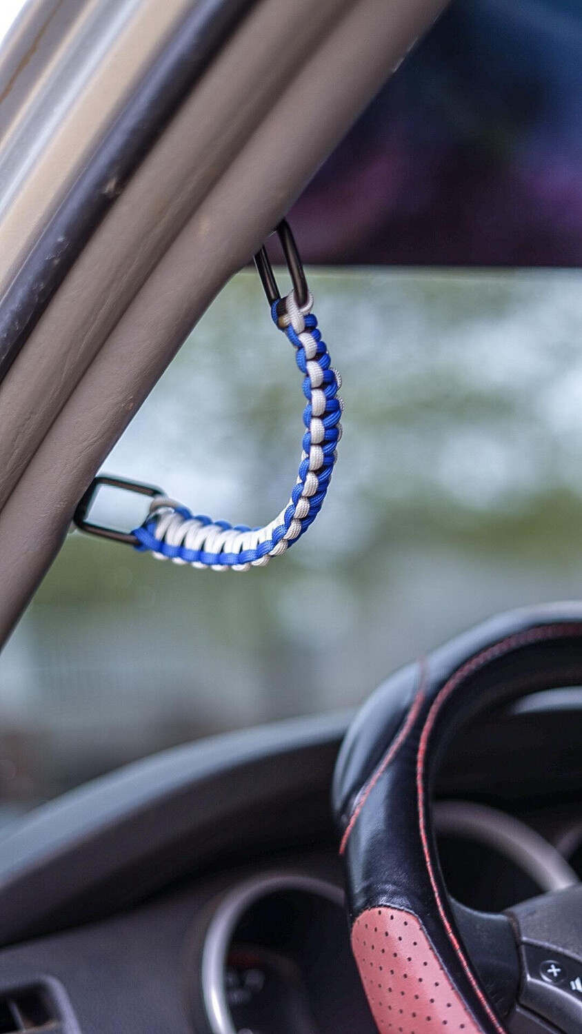 Basic Paracord Grab Handle