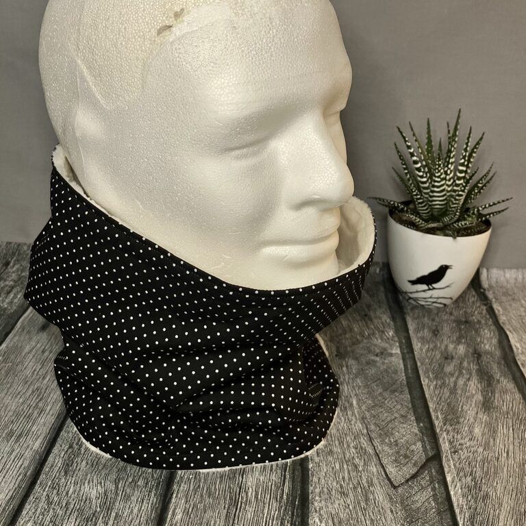 Snood noir à petits pois