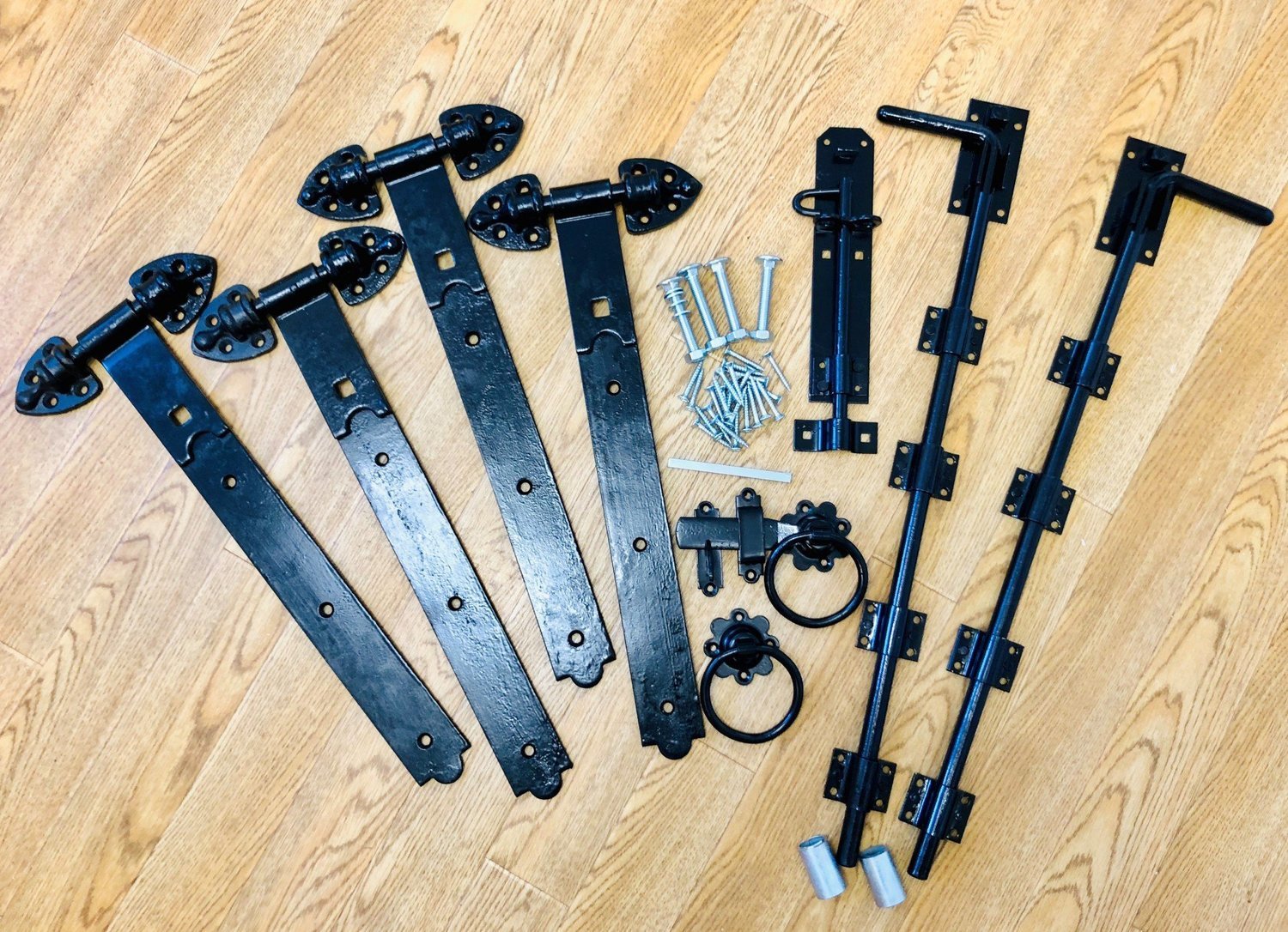 Pair of Gates Complete ironmongery set (Heavy reversible hinges)