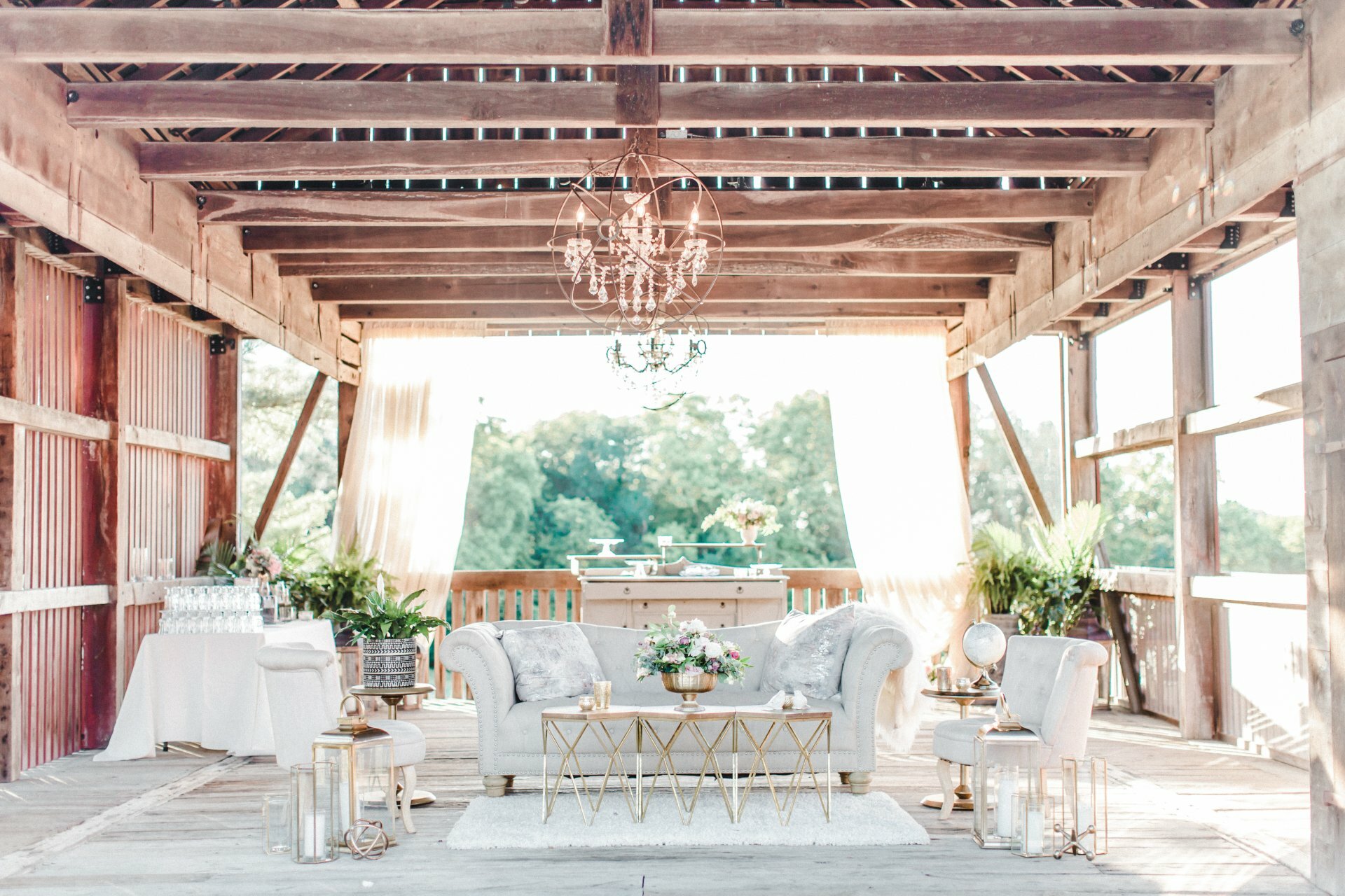 LOUNGES &amp; PARLORS