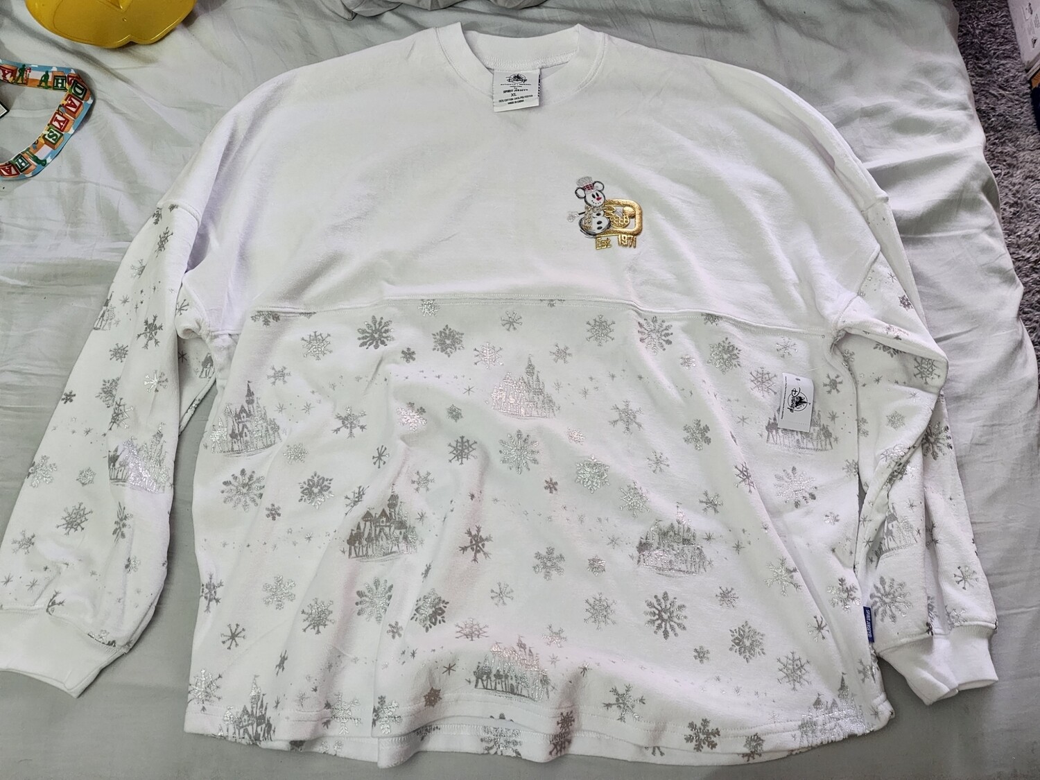 Walt Disney World 50th Christmas Spirit Jersey XL Velour