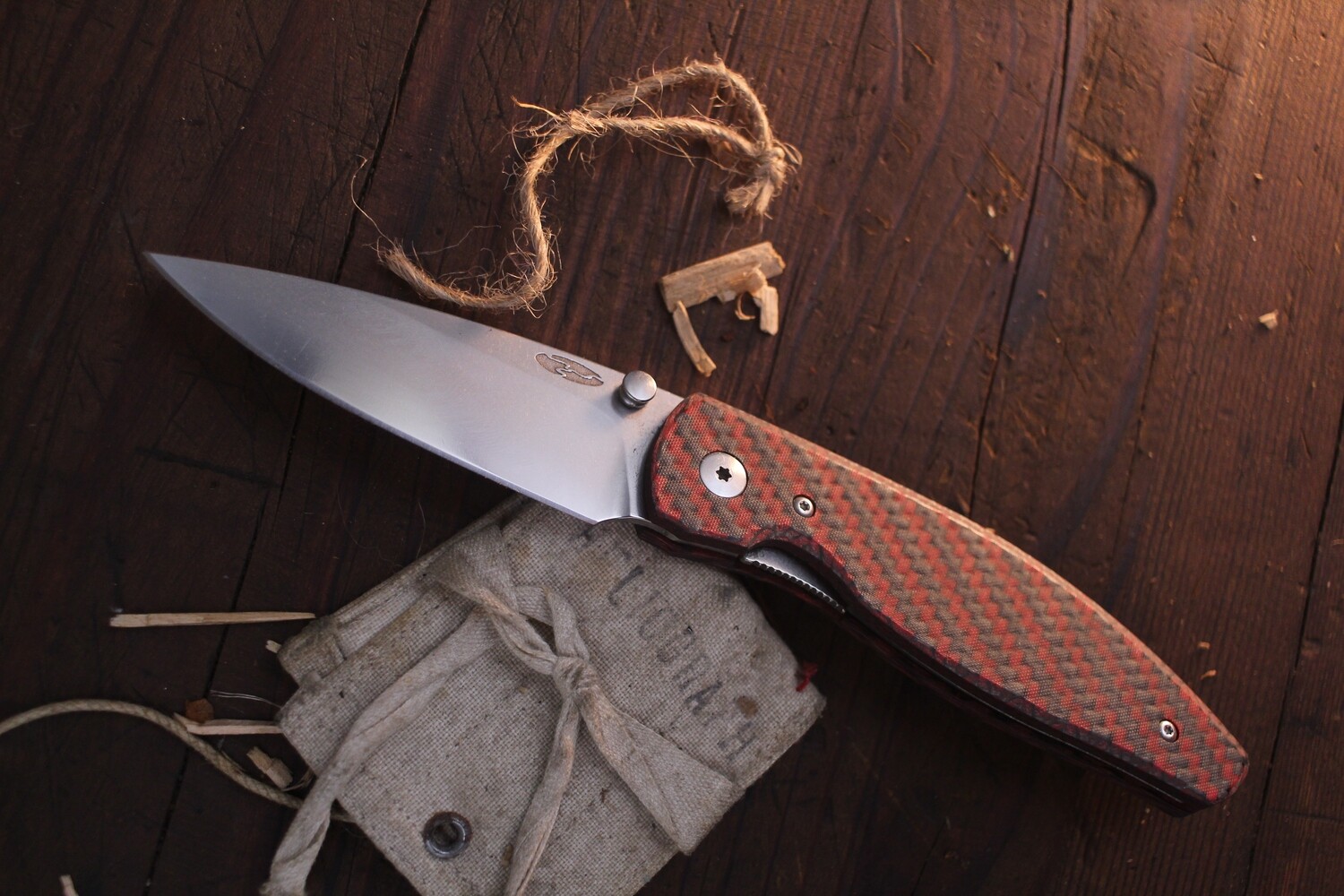 Three Rivers Manufacturing Atom 3.5" Folding Knife / Red & Black Carbon Fiber / Satin 20CV ( Pre