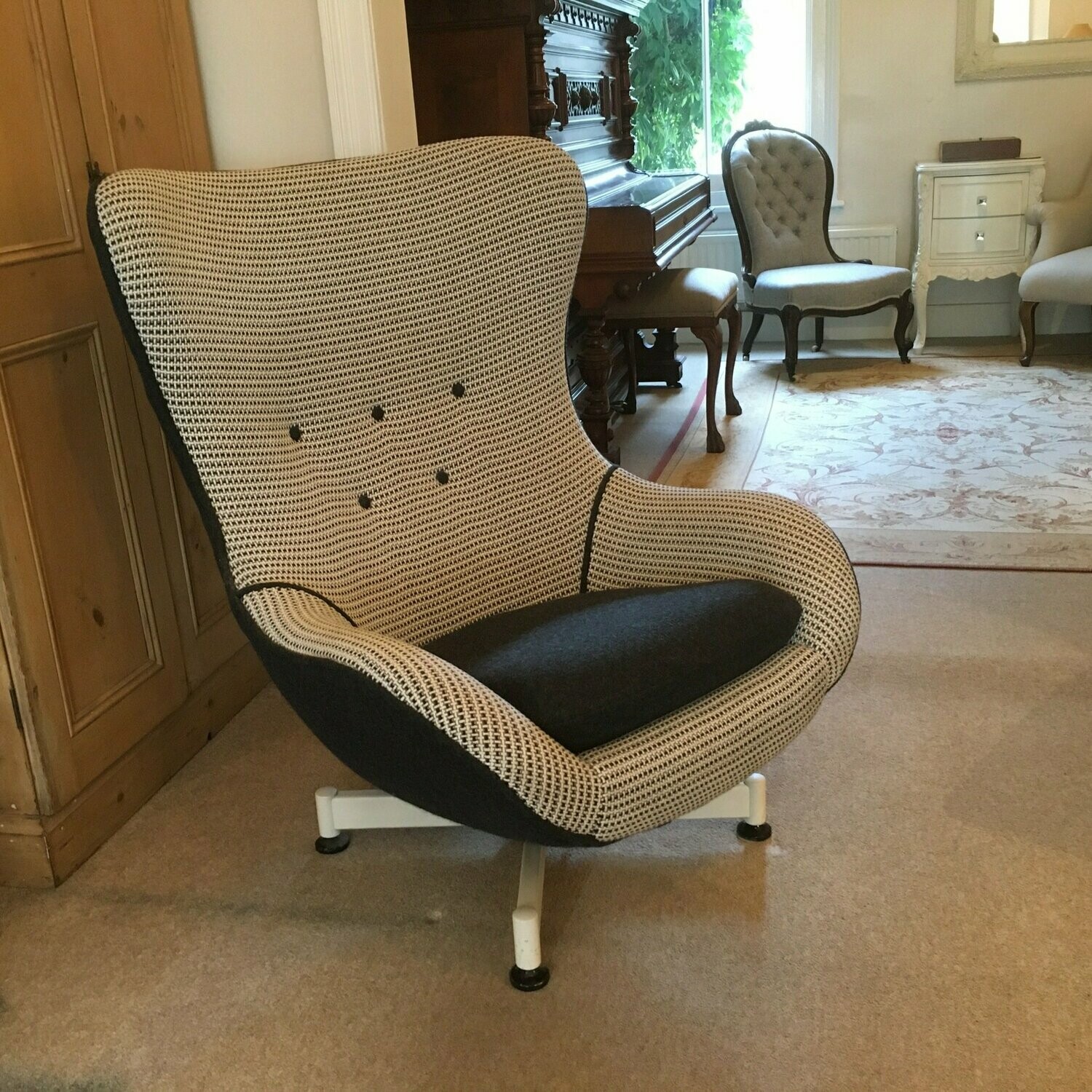 ***SOLD*** Greaves and Thomas Egg Chair 1966.