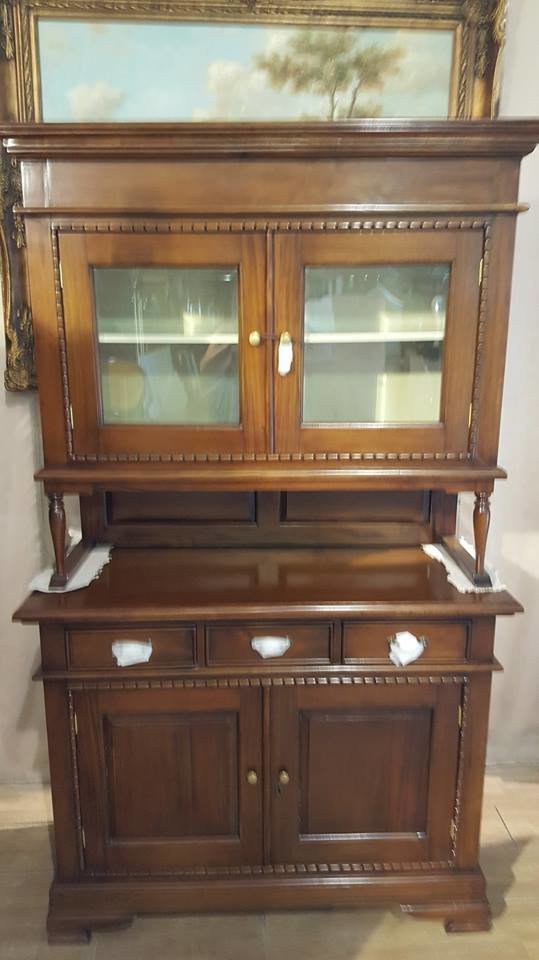 Credenza napoletana in stile inglese