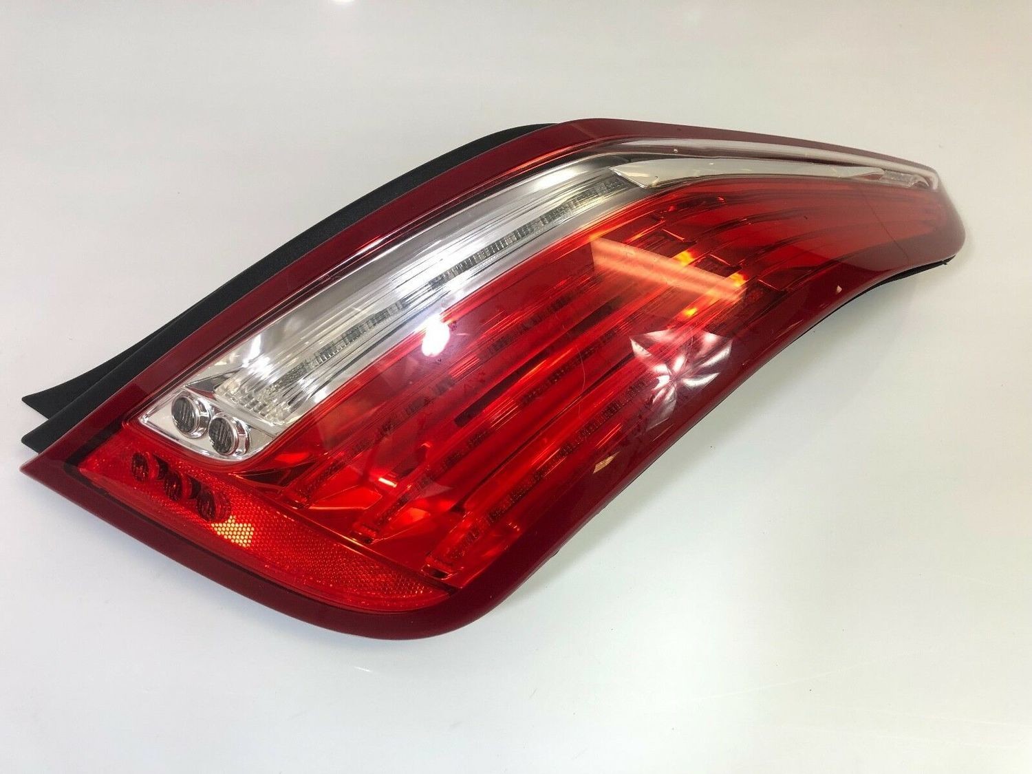 Jaguar XJ Off Side Rear Light