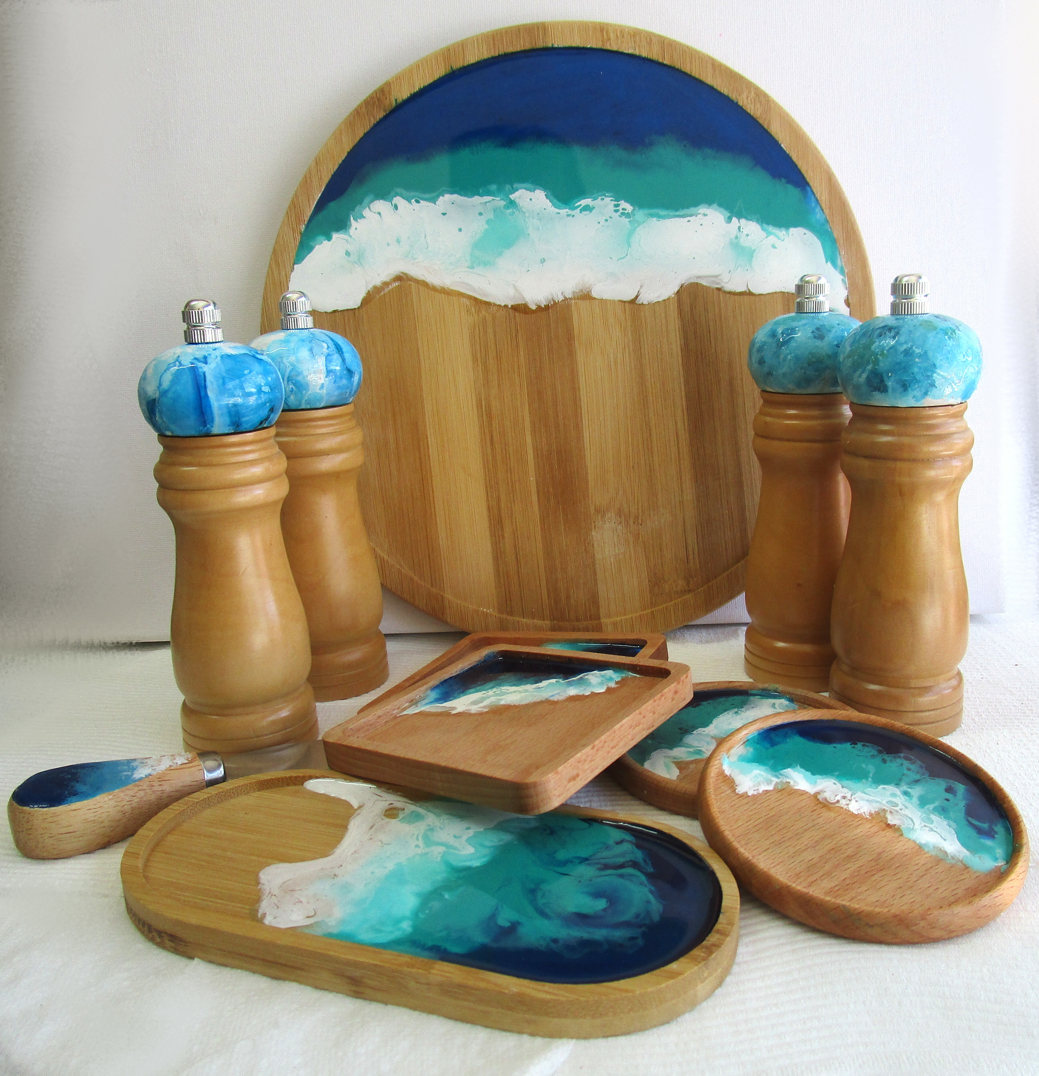 RESIN HOME WARES & DECOR