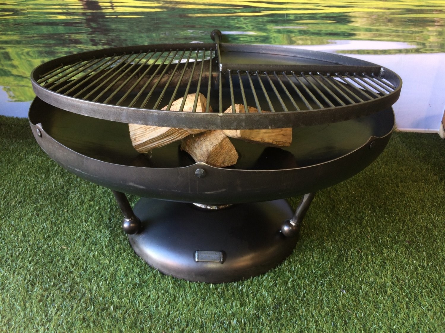 Majestic Swing Arm Grill Range