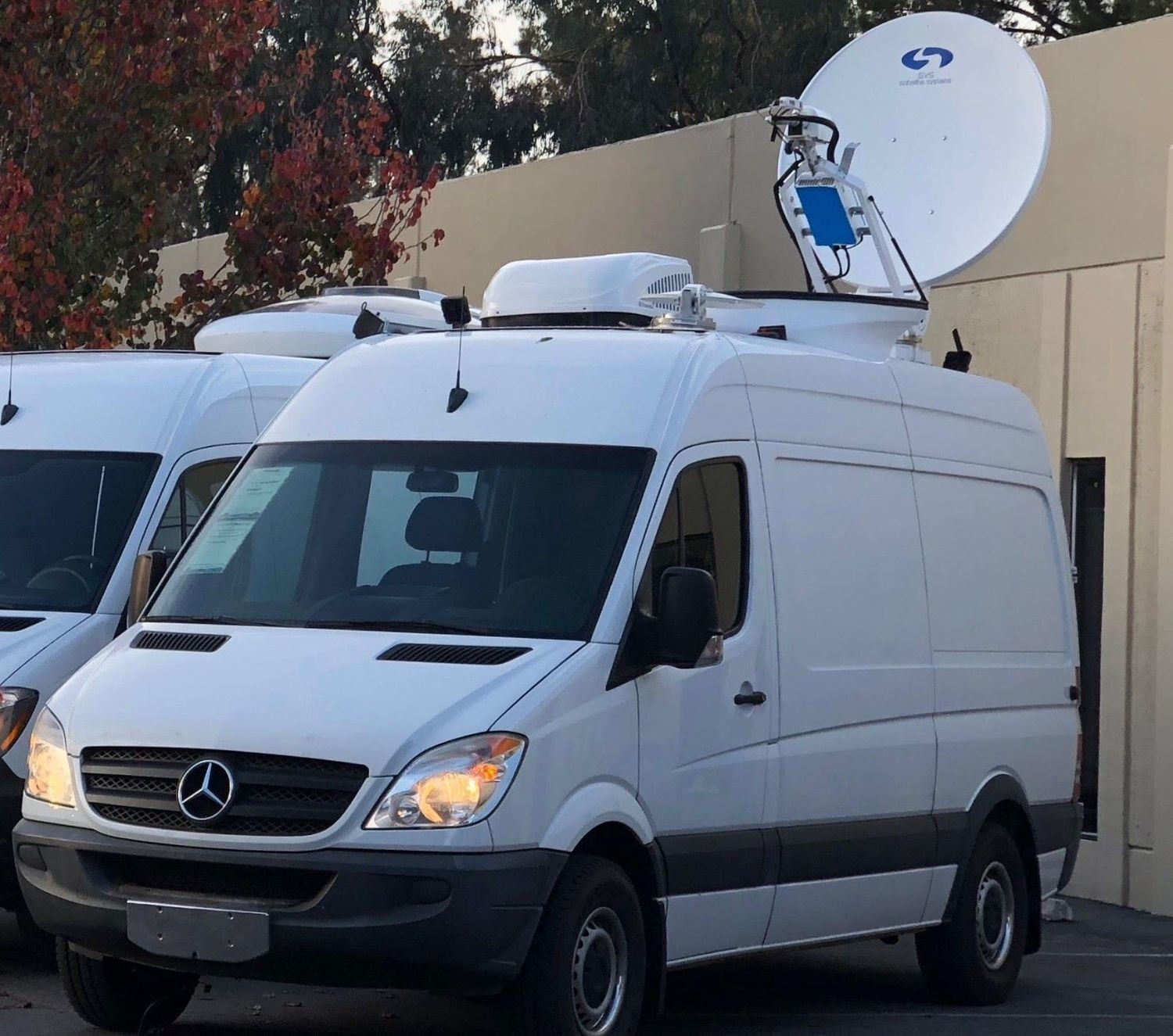 KU Band FULL HD DVBS2 Uplink Video Production Satellite Truck 4K Ready