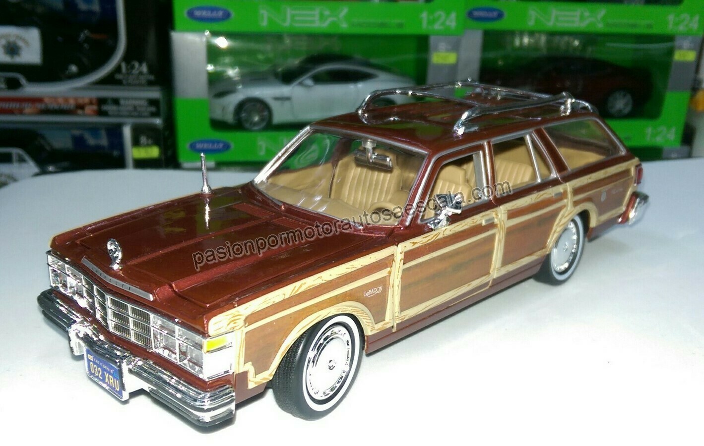 1 24 Chrysler Lebaron Town Country 1979 Cafe Guayin Wagon