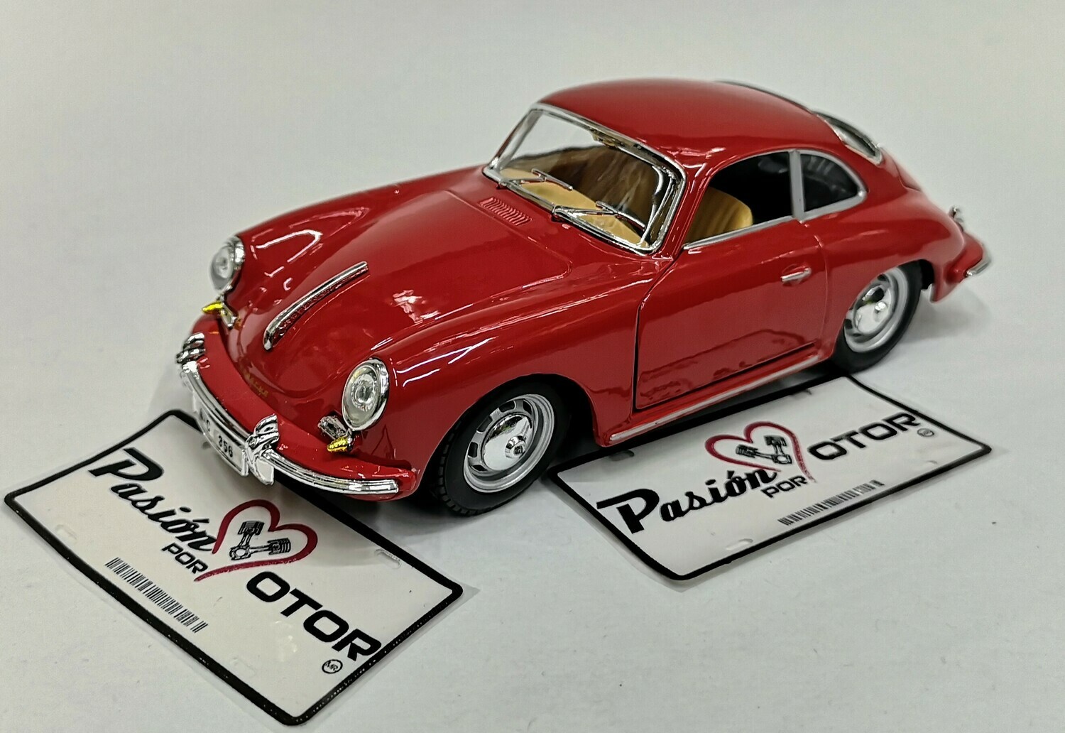 1 24 Porsche 356 B 1961 Rojo Bburago En Display A Granel