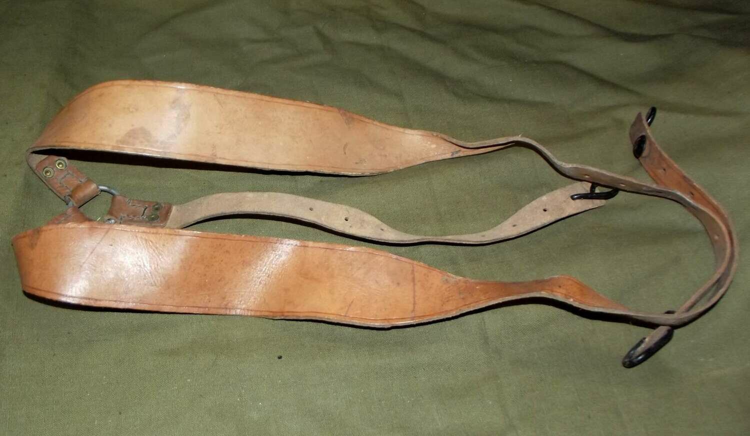 Brelage En Cuir Réglementaire Armée Française - 11 Trous (après-guerre)