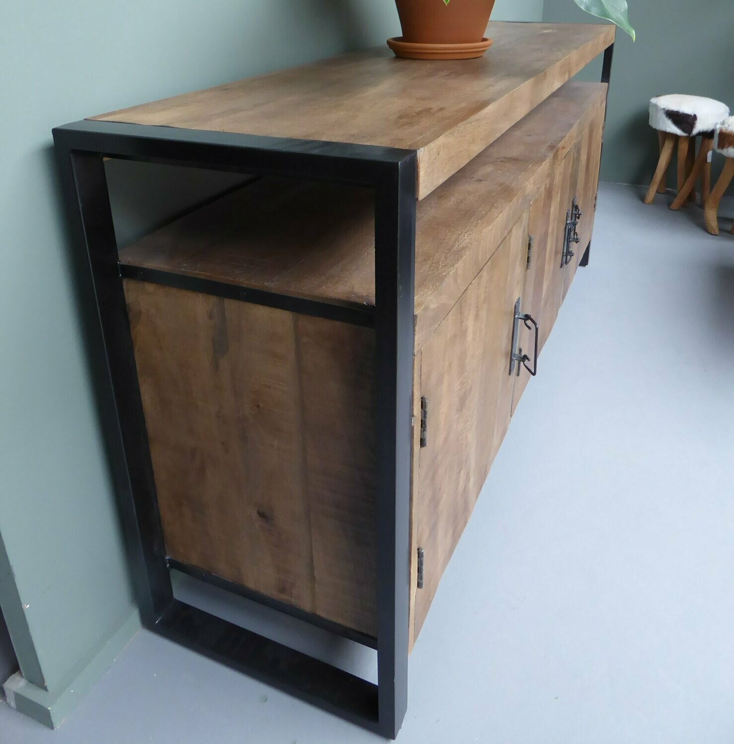 Sideboard 180x80x45cm im IndustrieStil