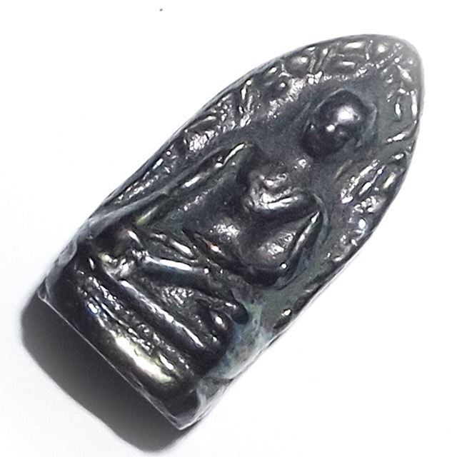 Pra Rod Lampun Benjapakee amulet - Nuea Lek Lai Nam Neung See Peek ...
