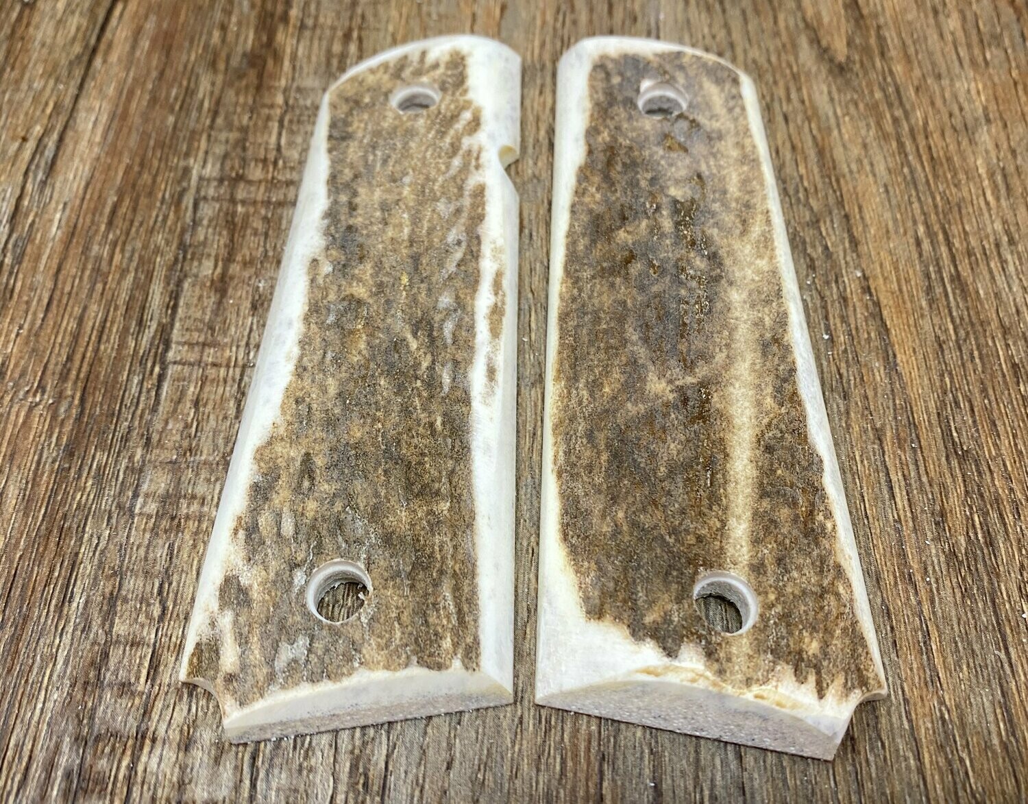 Traditional 1911 Stag Grips